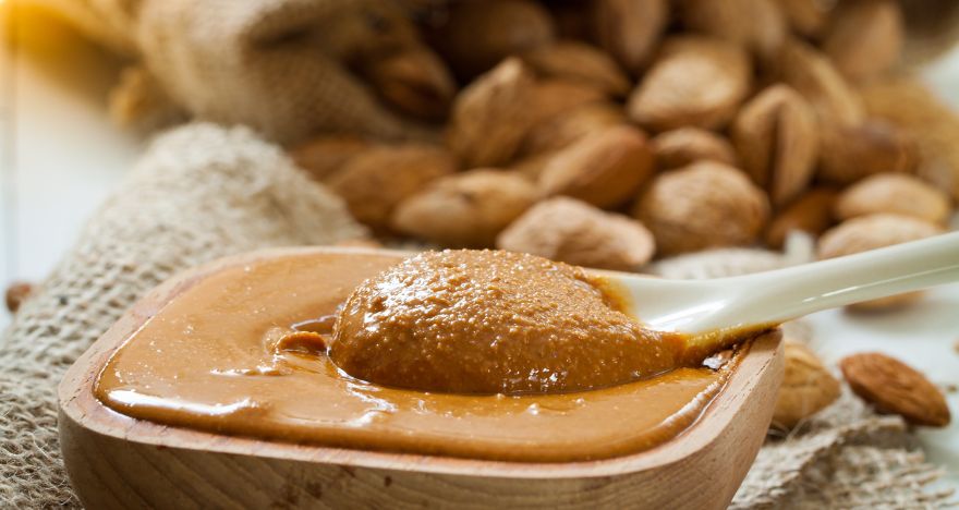 Almond Butter vs. Cashew Butter: Which One Is Better?